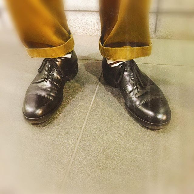 先日ご来社頂いたお客様の足元。シンプルが好き。#delightfultool#町田#革靴#靴磨き女子部#ボーダー部#mowbraymania#mowbray同盟 HP:@shoecaregirls#プレーントゥ