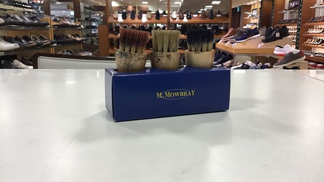 【予告:西武池袋店限定企画】ペネトレイトブラシスタンド プレゼント6／9、10に開催する靴のお手入れ相談会で税込5400円以上お買い上げの方にもれなく「組み立て式ペネトレイトブラシスタンド」をプレゼントします!#mowbray #mowbraymania #予告#ペネトレイトブラシ #ペネトレイトブラシスタンド作ってみた#shoecare#シューケアマイスター靴磨き工房#西武池袋店#紳士靴売り場